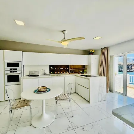 Sea Breeze 아파트 칼라오살바헤